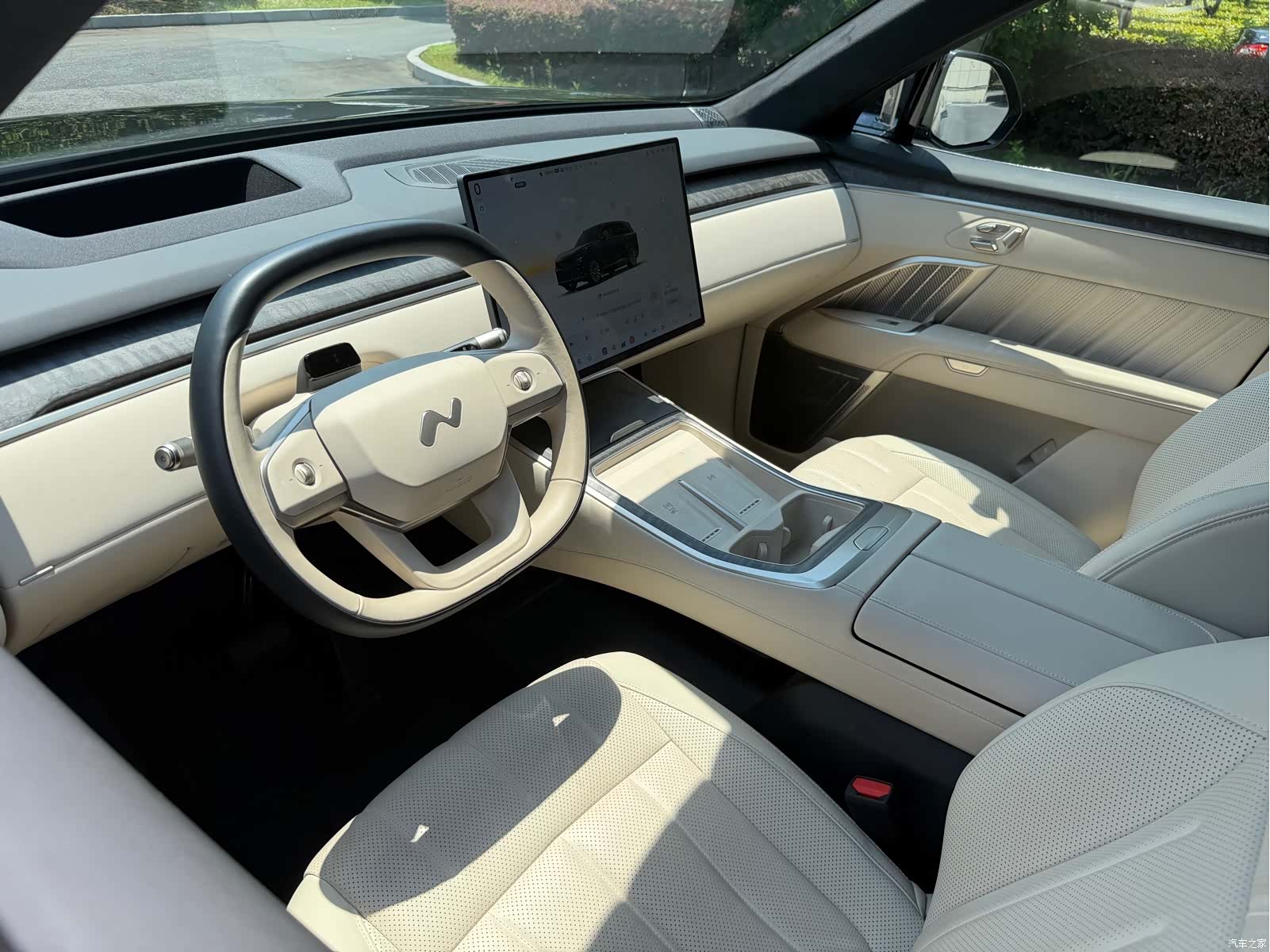 NIO L90, 2025 11