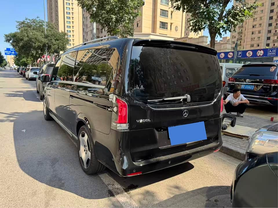 Mercedes-Benz V-class