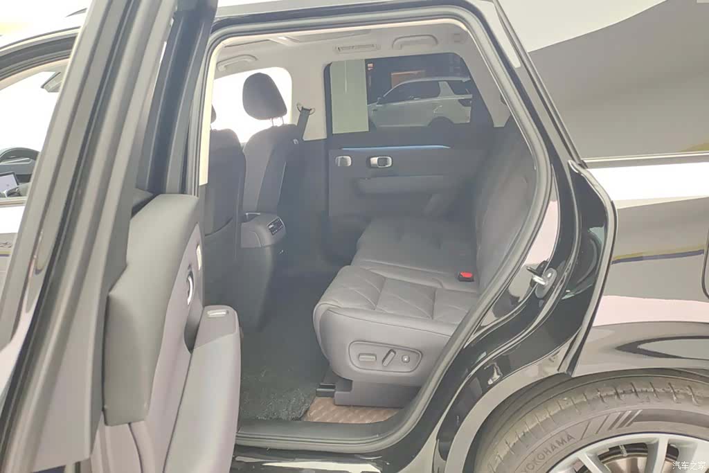 Leapmotor C16, 2025 11