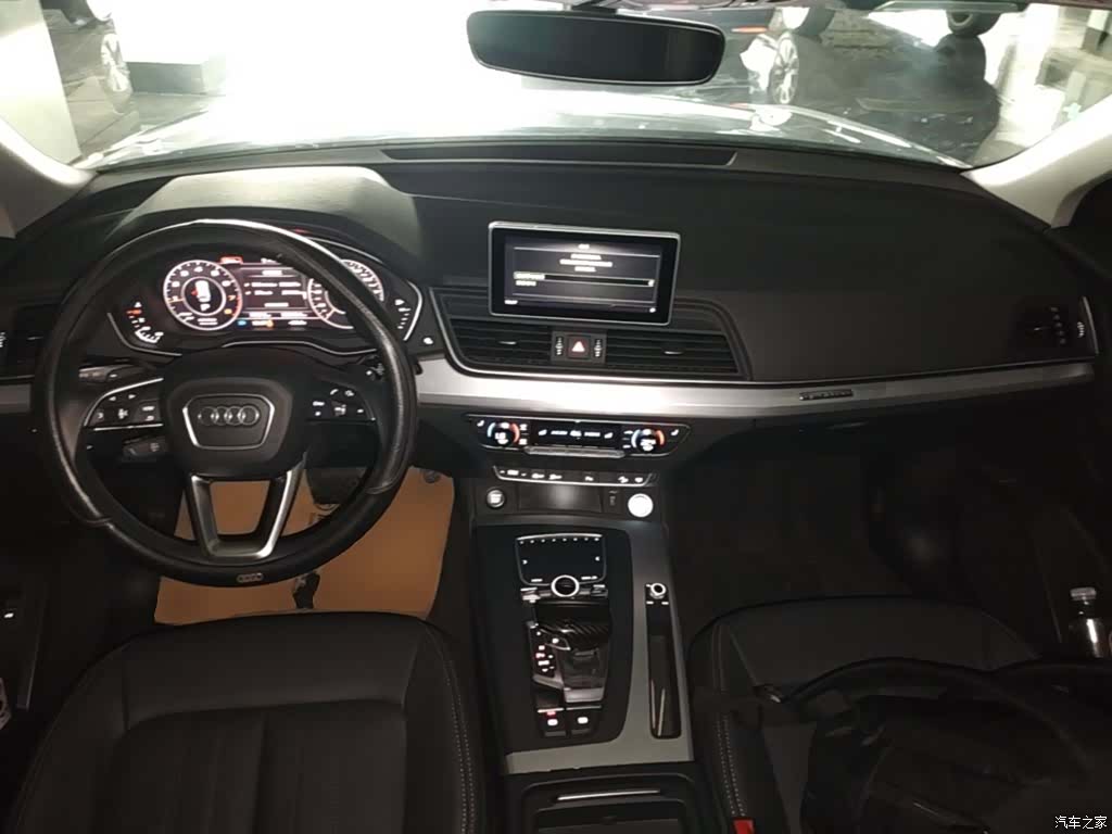 Audi Q5L, 2020 10