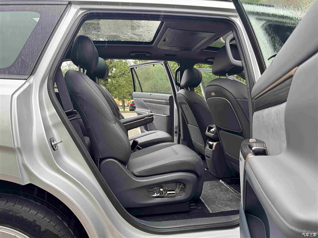 DongFeng eπ008, 2025 18