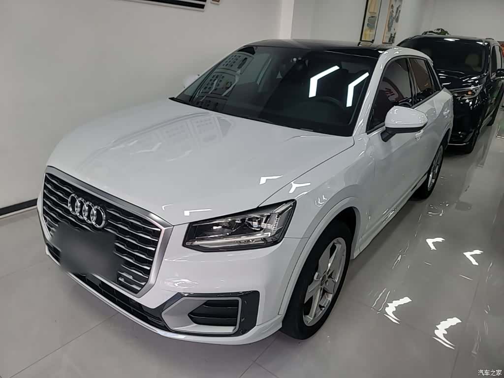 Audi Q2L, 2020 1
