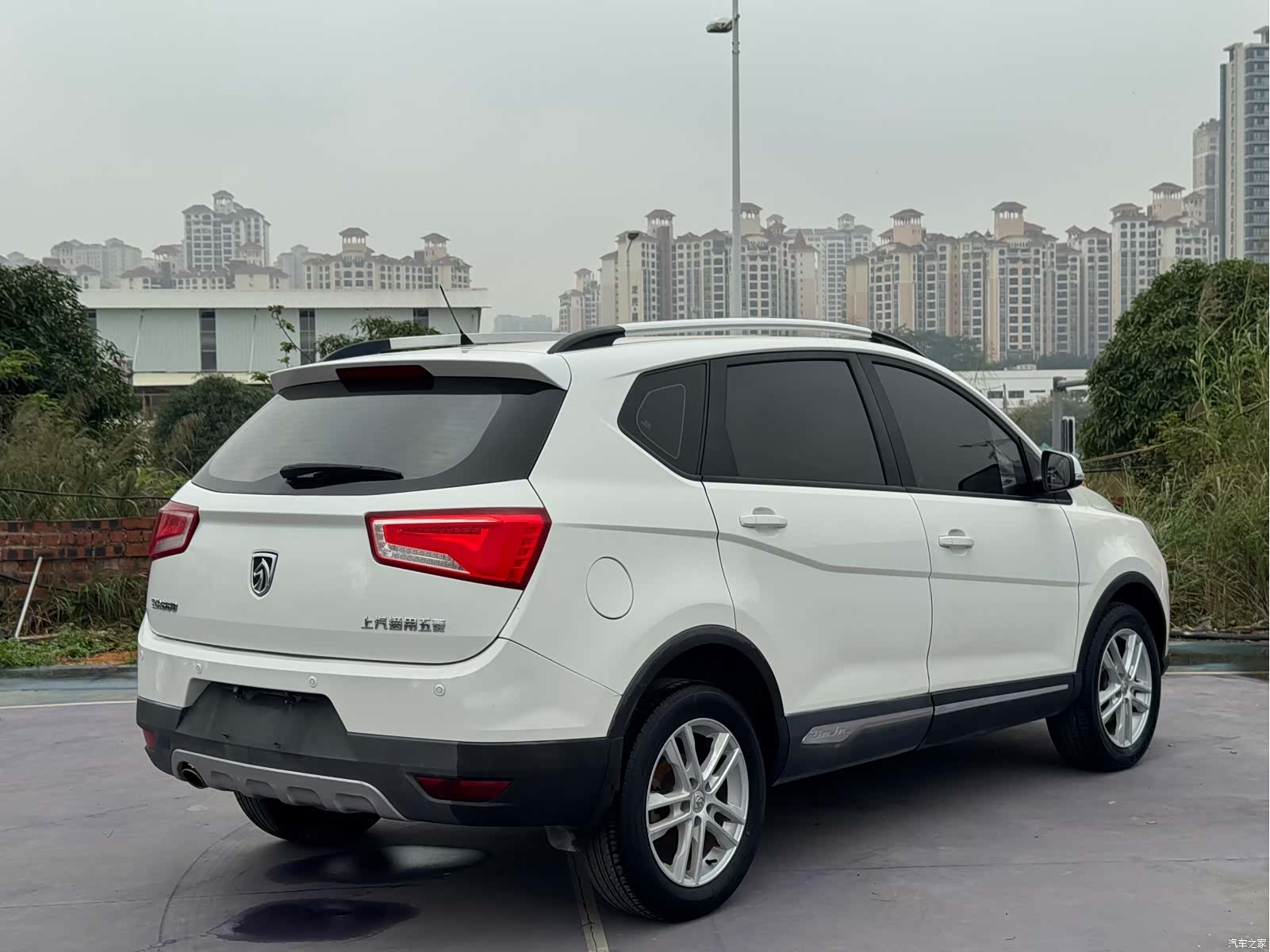 Wuling 560, 2016 4