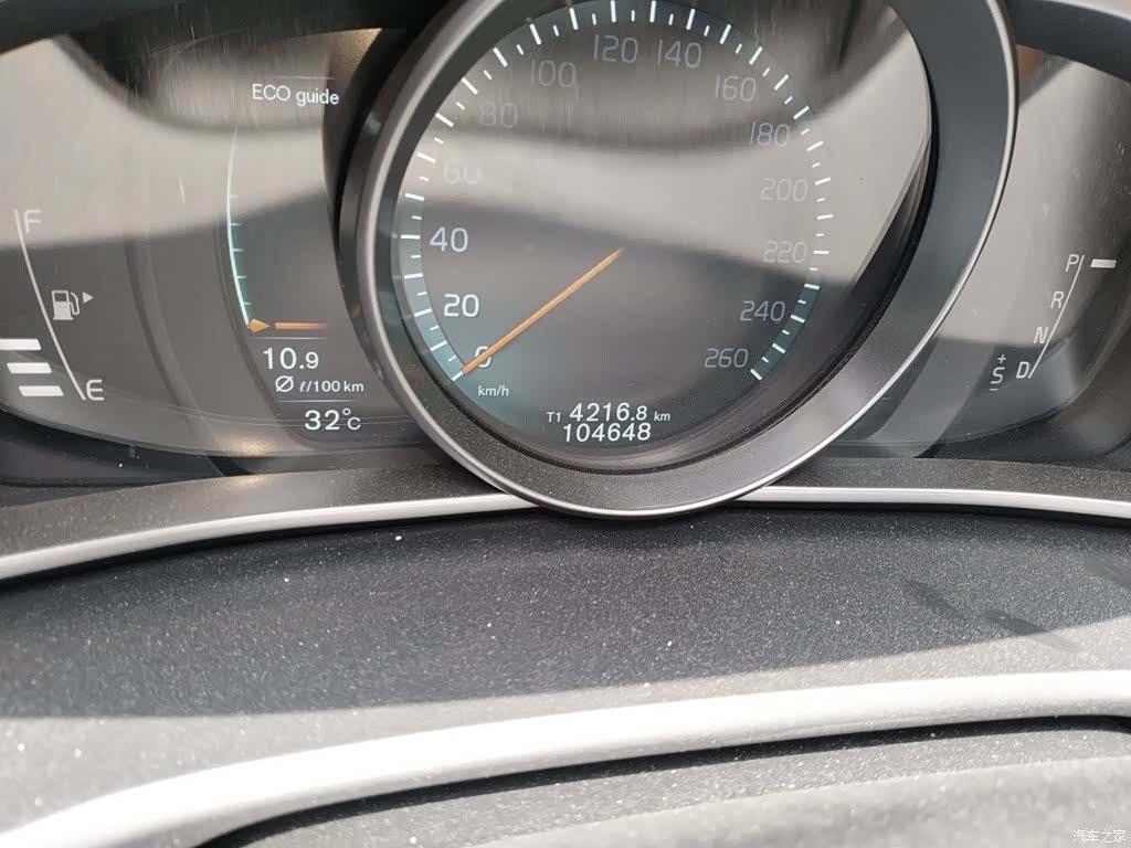 Volvo V40, 2015 8