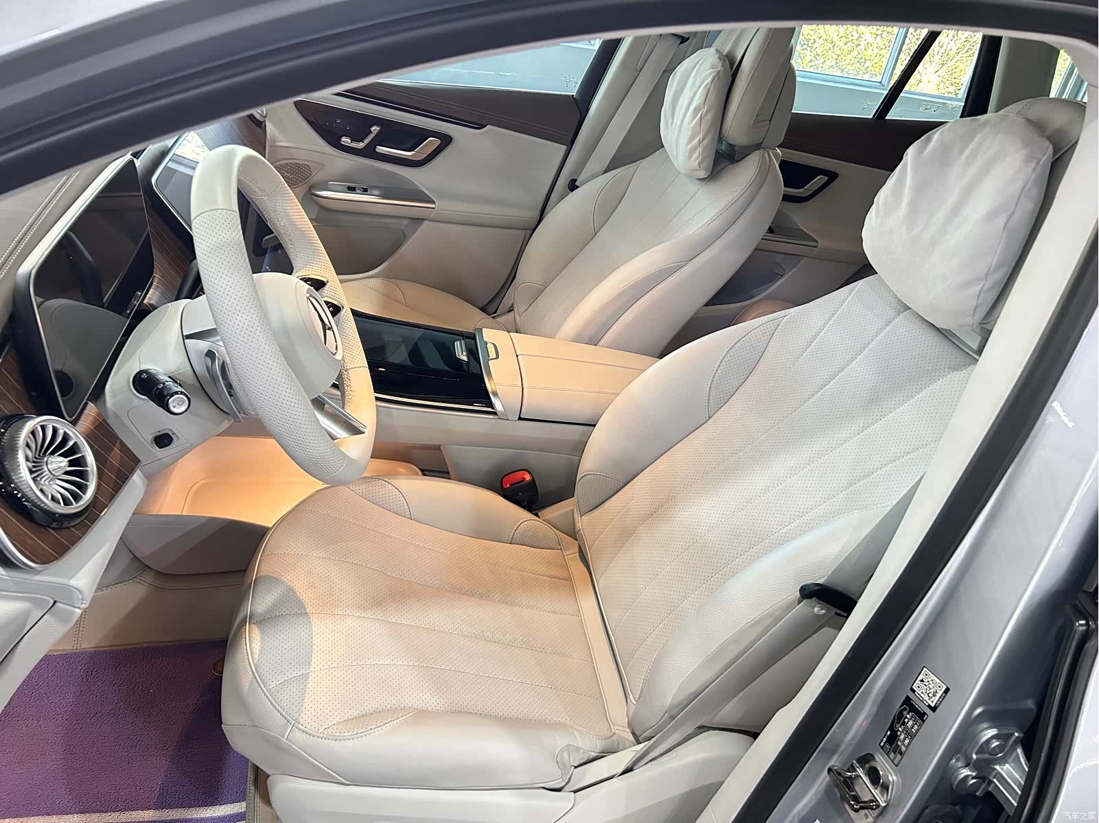 Mercedes-Benz EQE, 2024 14