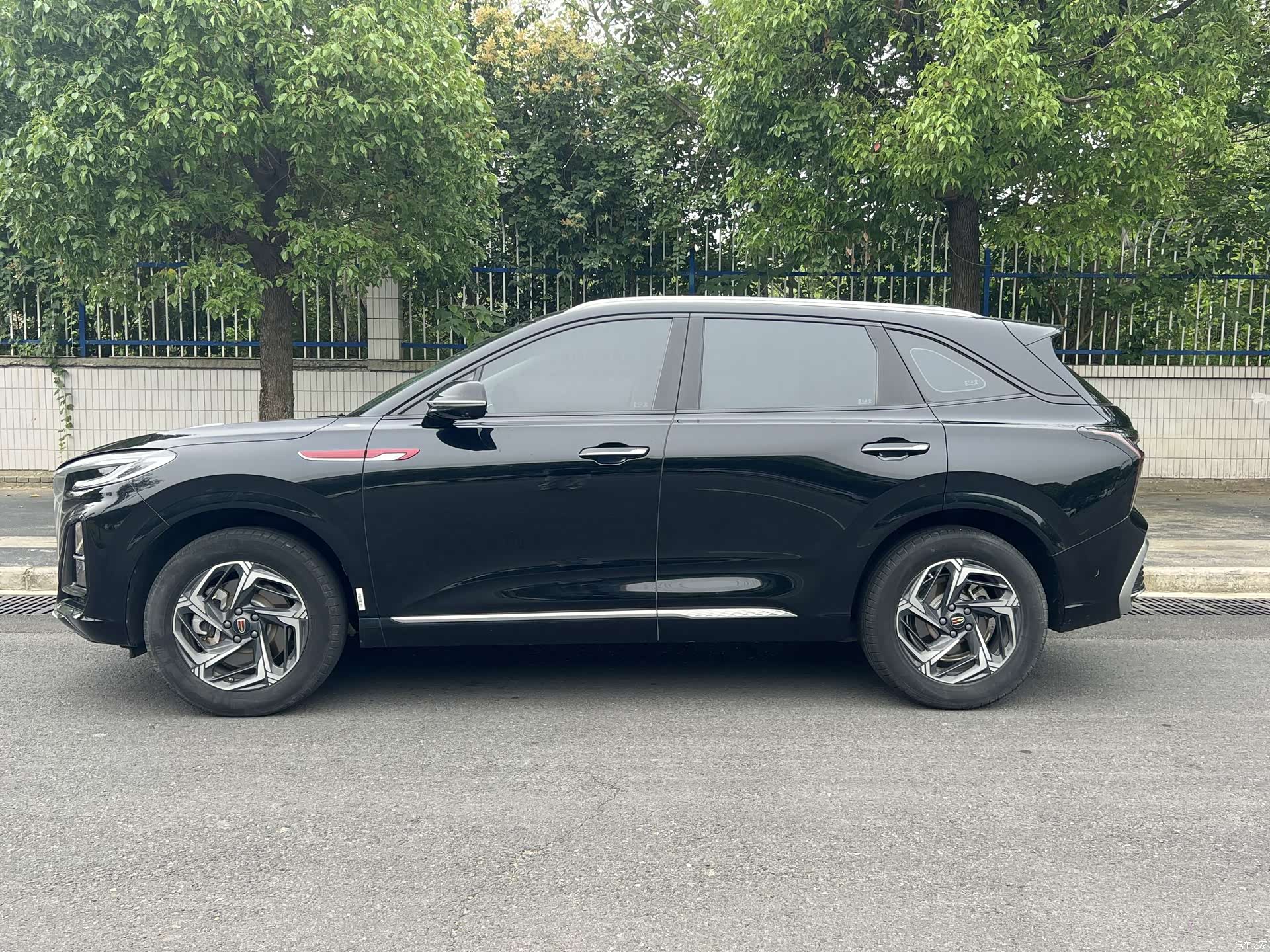 Hongqi HS3, 2024 8