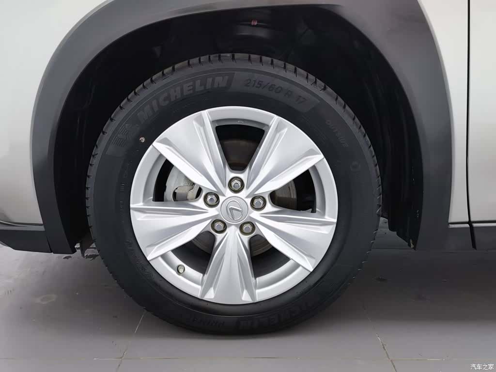 Lexus UX, 2020 17