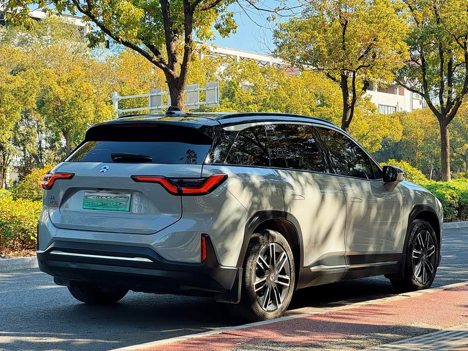 NIO ES6
