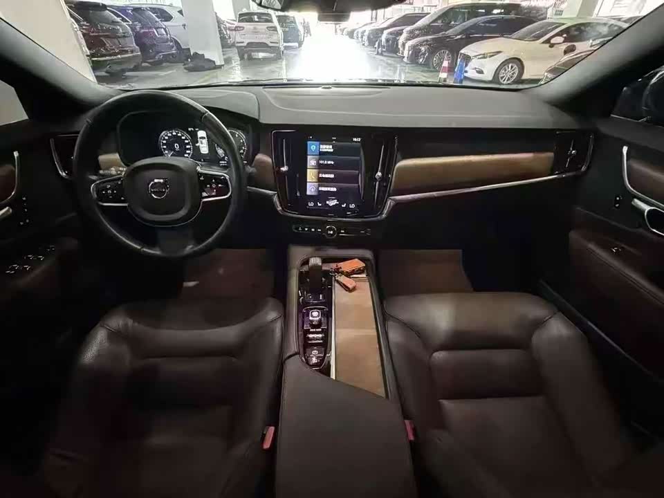 Volvo S90