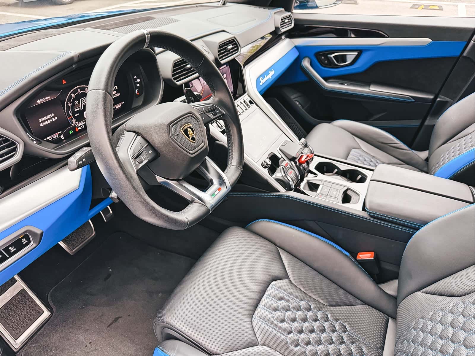 Lamborghini Urus, 2024 8