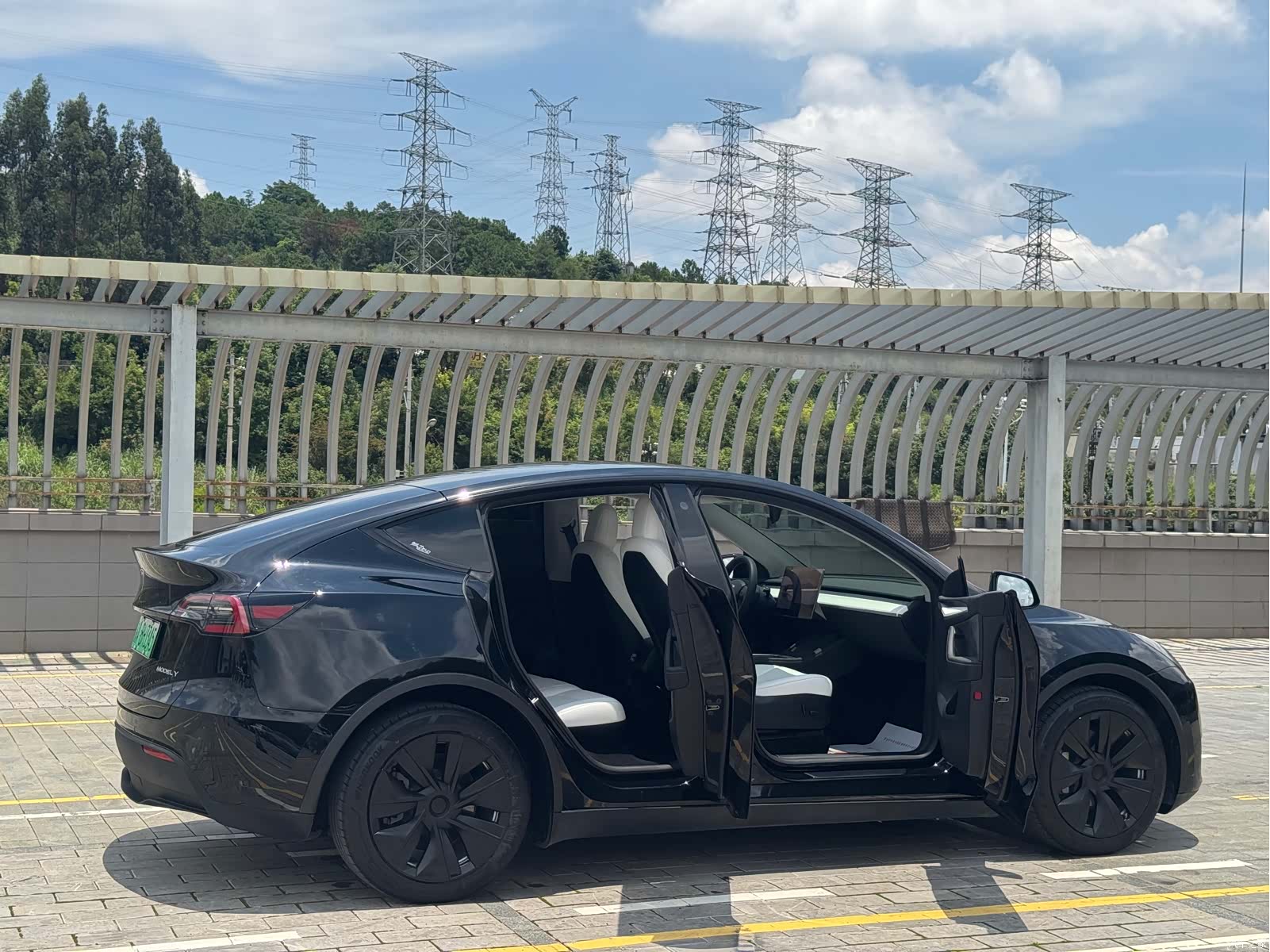 Tesla Model Y, 2021 12