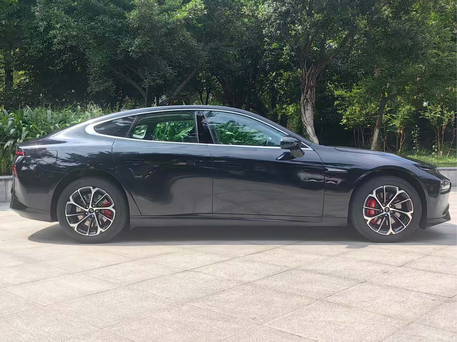 Xpeng P7, 2022 4