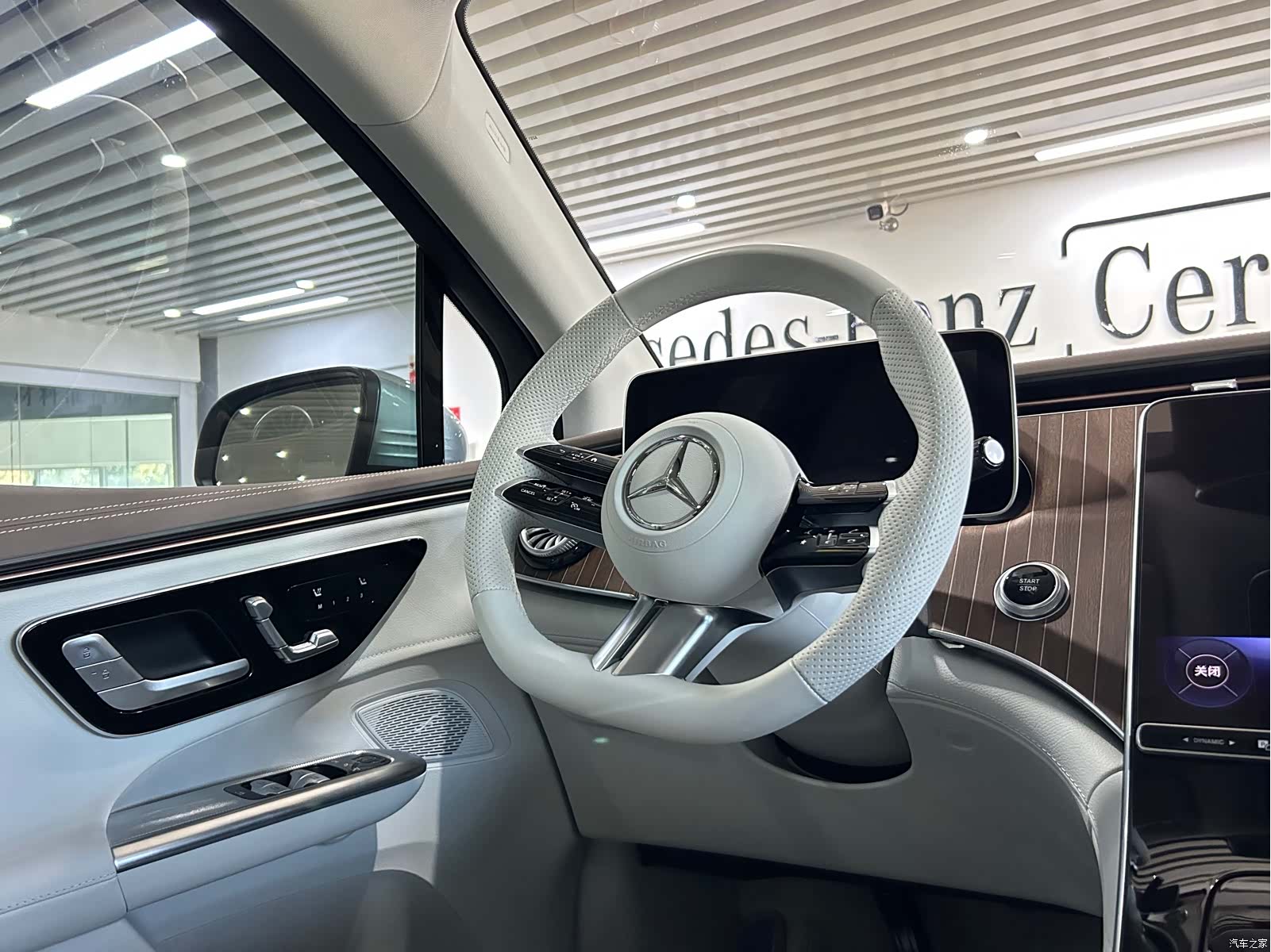 Mercedes-Benz EQE, 2024 9