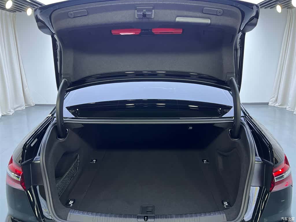 Audi A6L, 2021 27