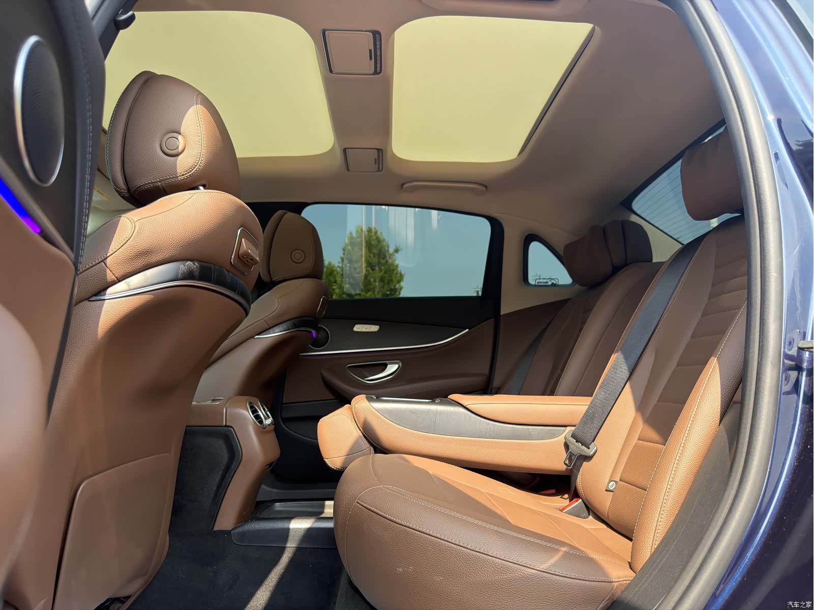 Mercedes-Benz E-Class, 2019 12