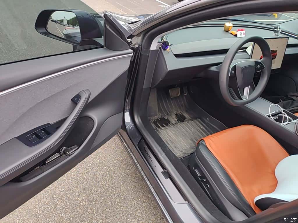 Tesla Model 3, 2024 16
