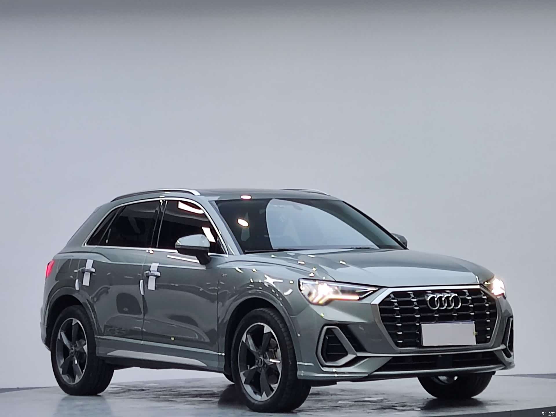 Audi Q3, 2023 3