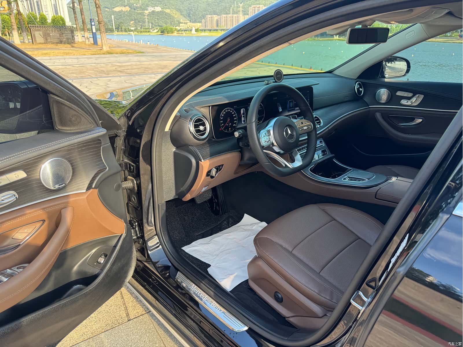 Mercedes-Benz E-Class, 2019 4