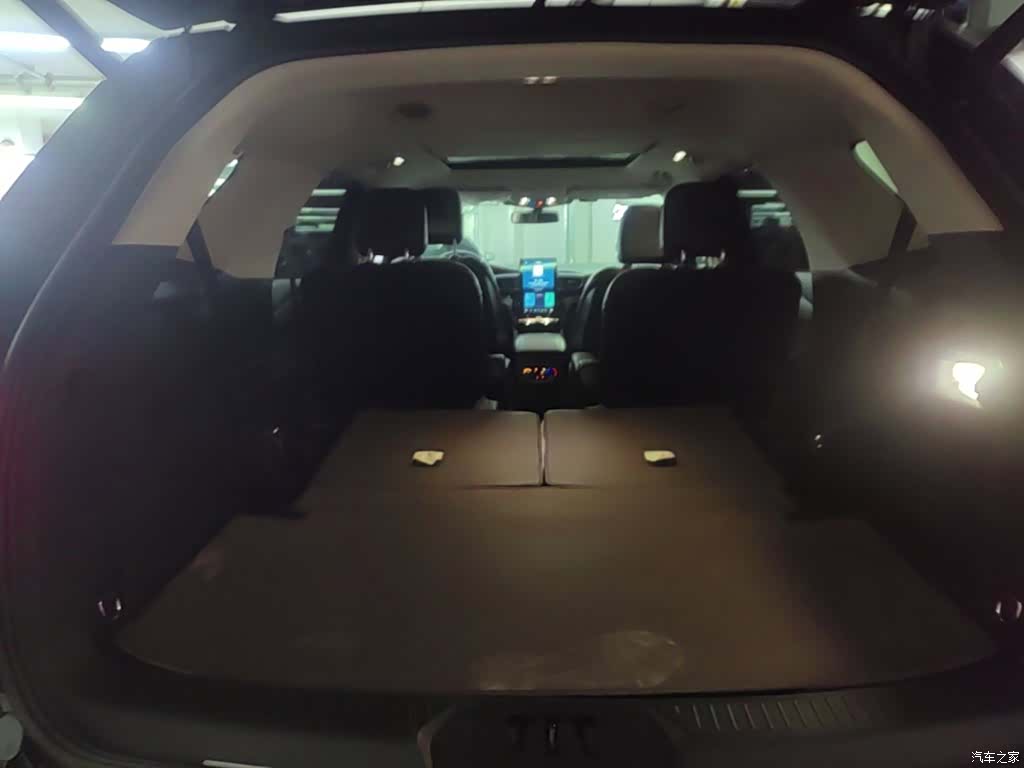 Ford Explorer, 2021 19