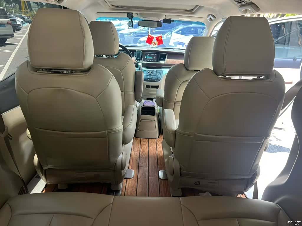 Buick GL8, 2018 6