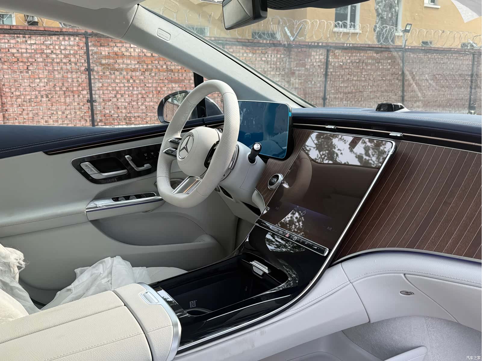 Mercedes-Benz EQE, 2025 13