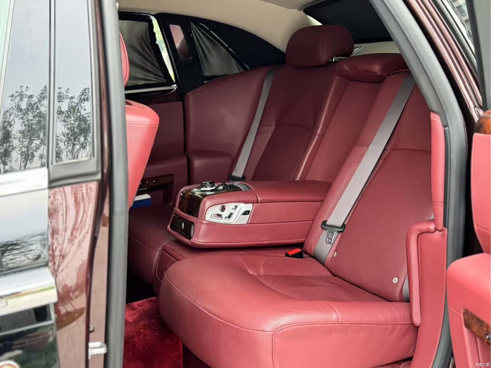 Rolls-Royce Ghost, 2013 7