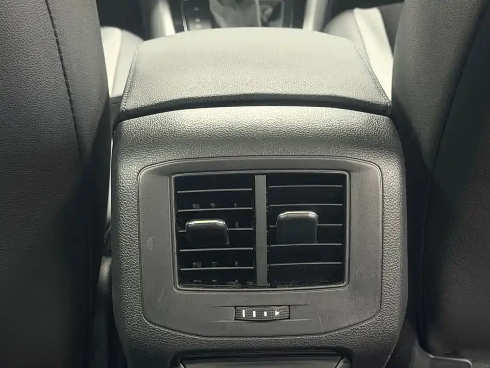 Volkswagen T-ROC exploring Songs