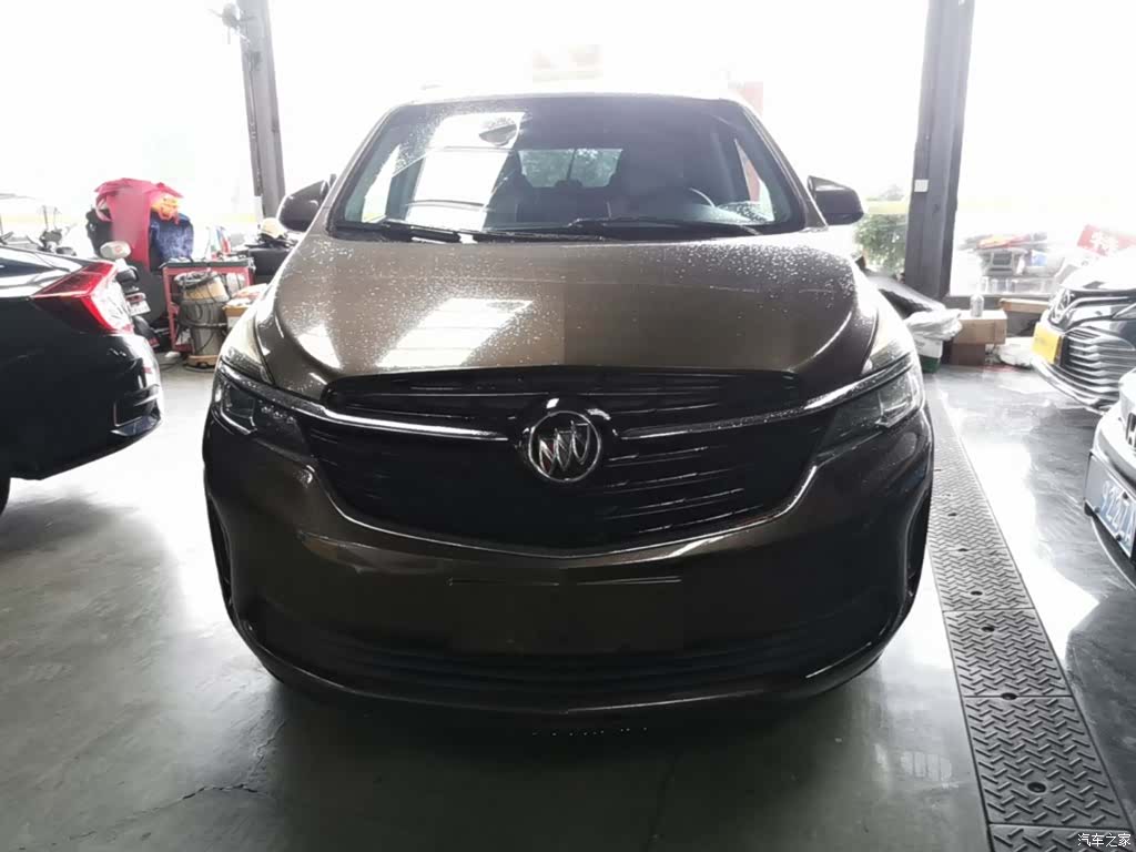 Buick GL8, 2020 3