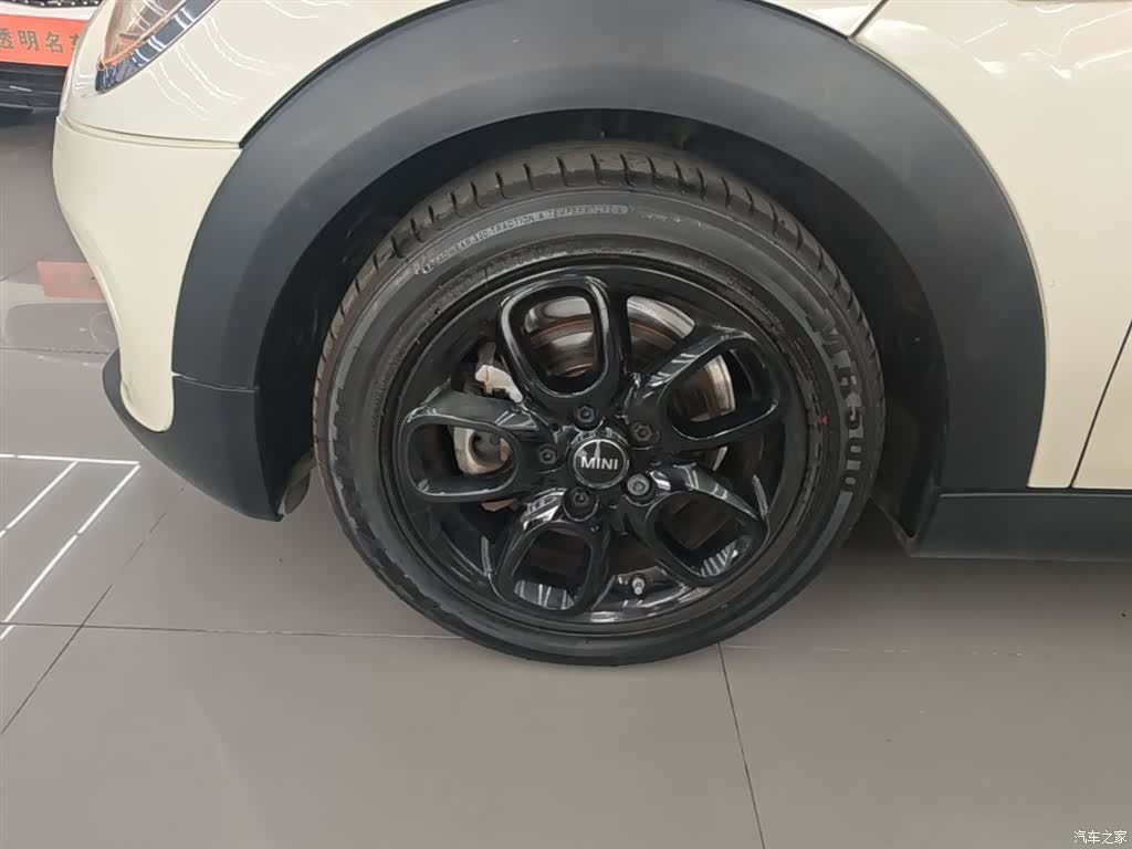 Mini ONE, 2019 23