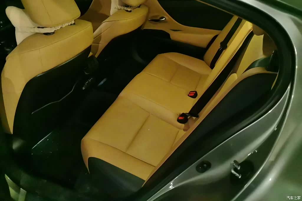 Lexus ES, 2021 11