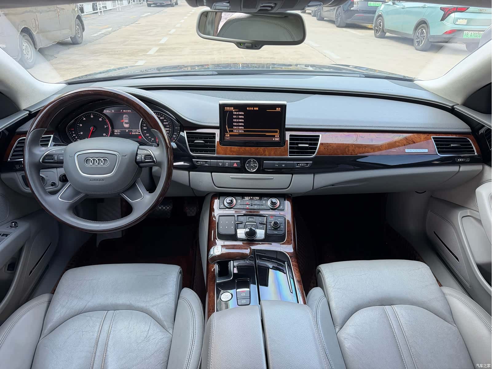 Audi A8L, 2011 9