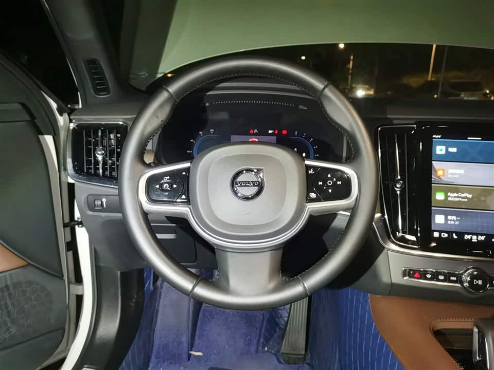 Volvo V90