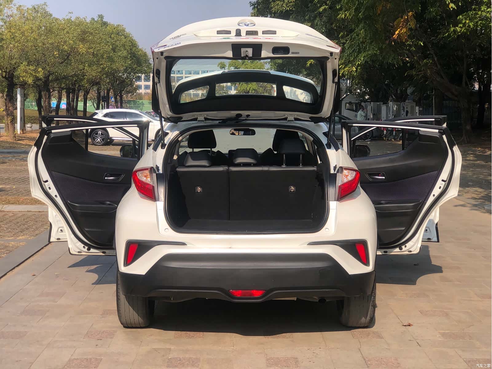 Toyota C-HR, 2020 12