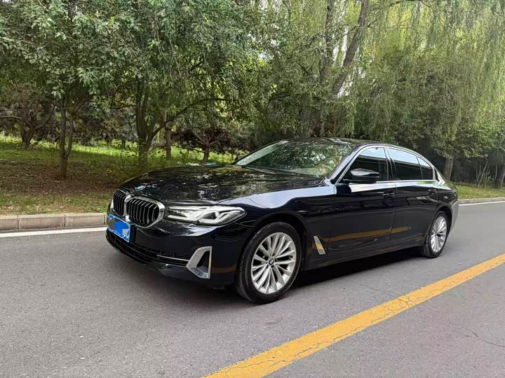 BMW 5 Series 2022 — фото 1