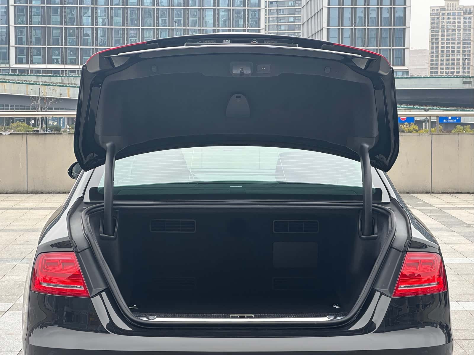 Audi A8L, 2014 31
