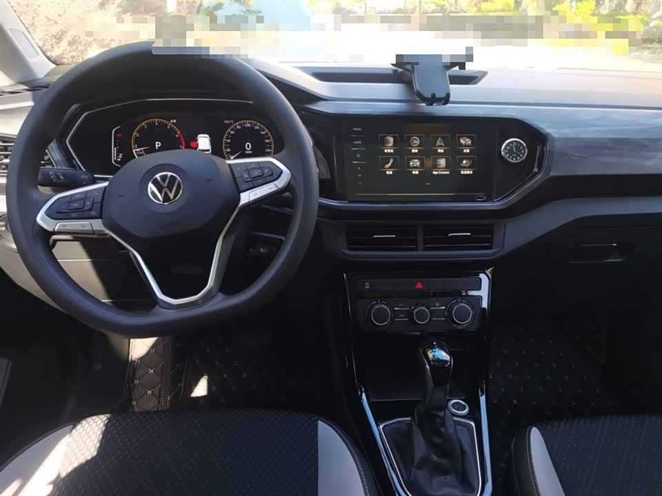 Volkswagen Exploring the shadow