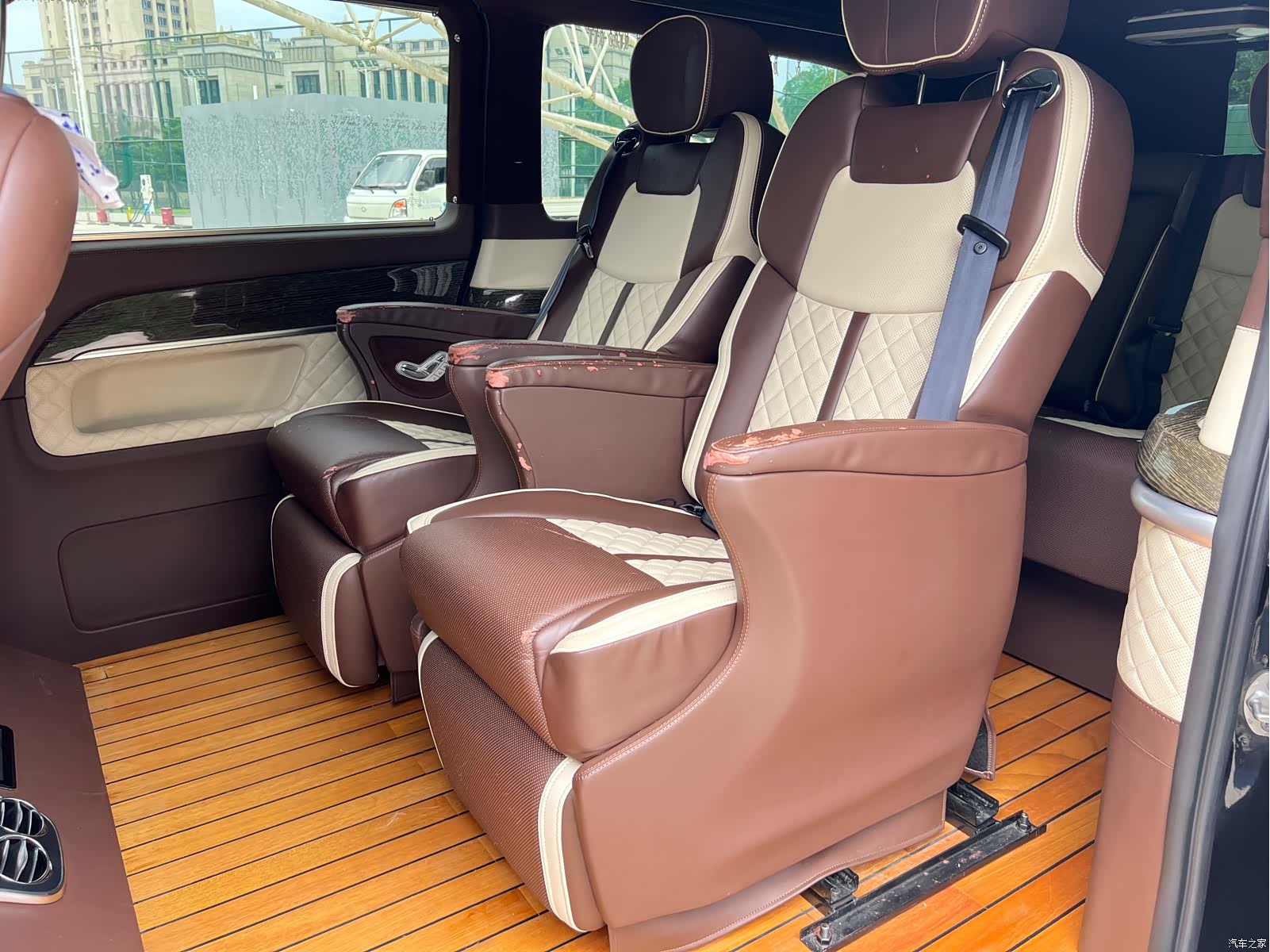 Mercedes-Benz V-Class, 2019 9