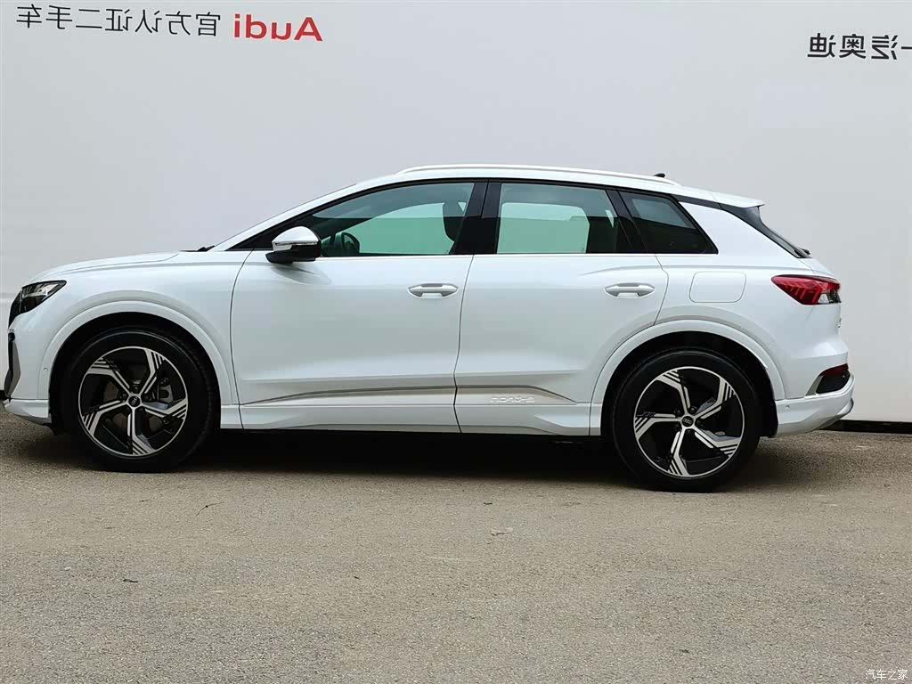 Audi Q4 e-tron, 2025 4