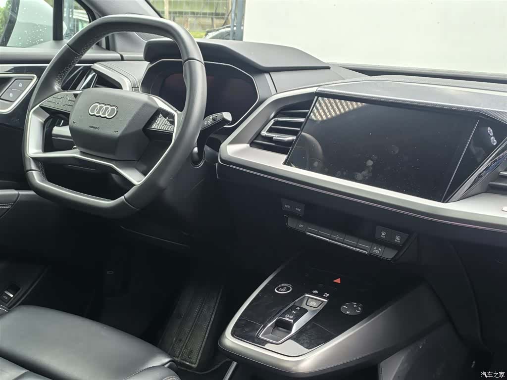 Audi Q4 e-tron, 2025 16