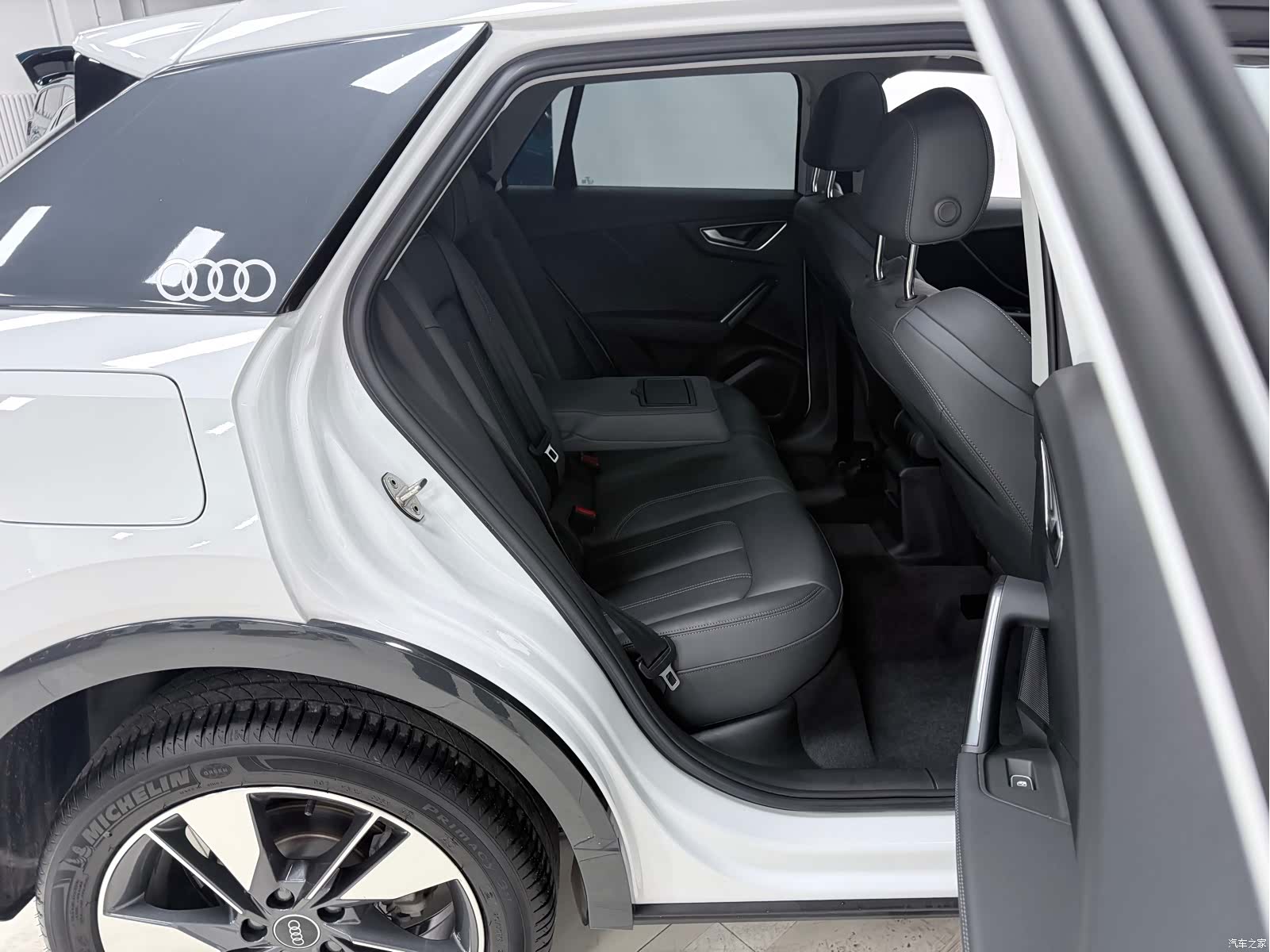 Audi Q2L, 2023 11