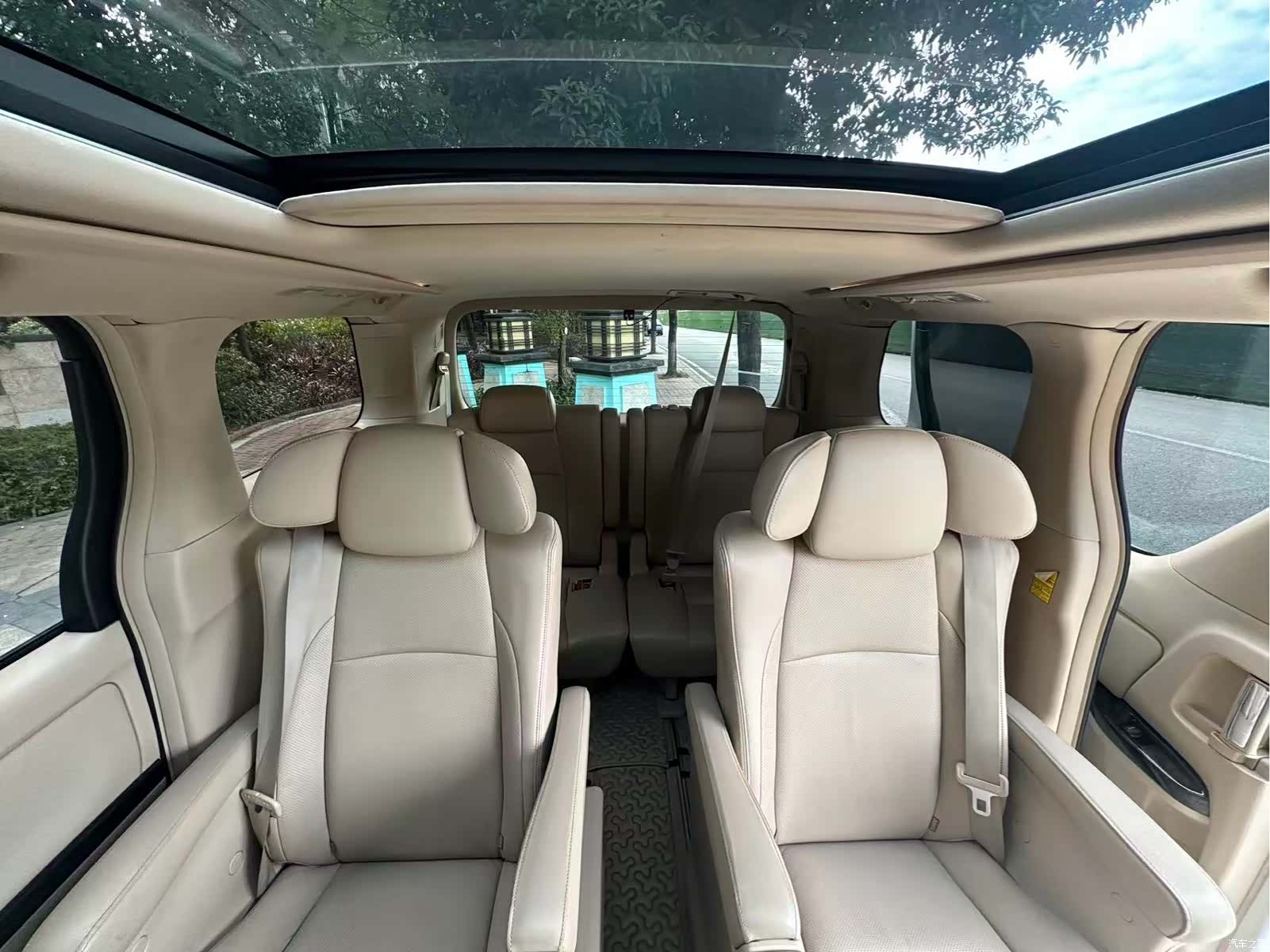 Toyota Alphard, 2014 14