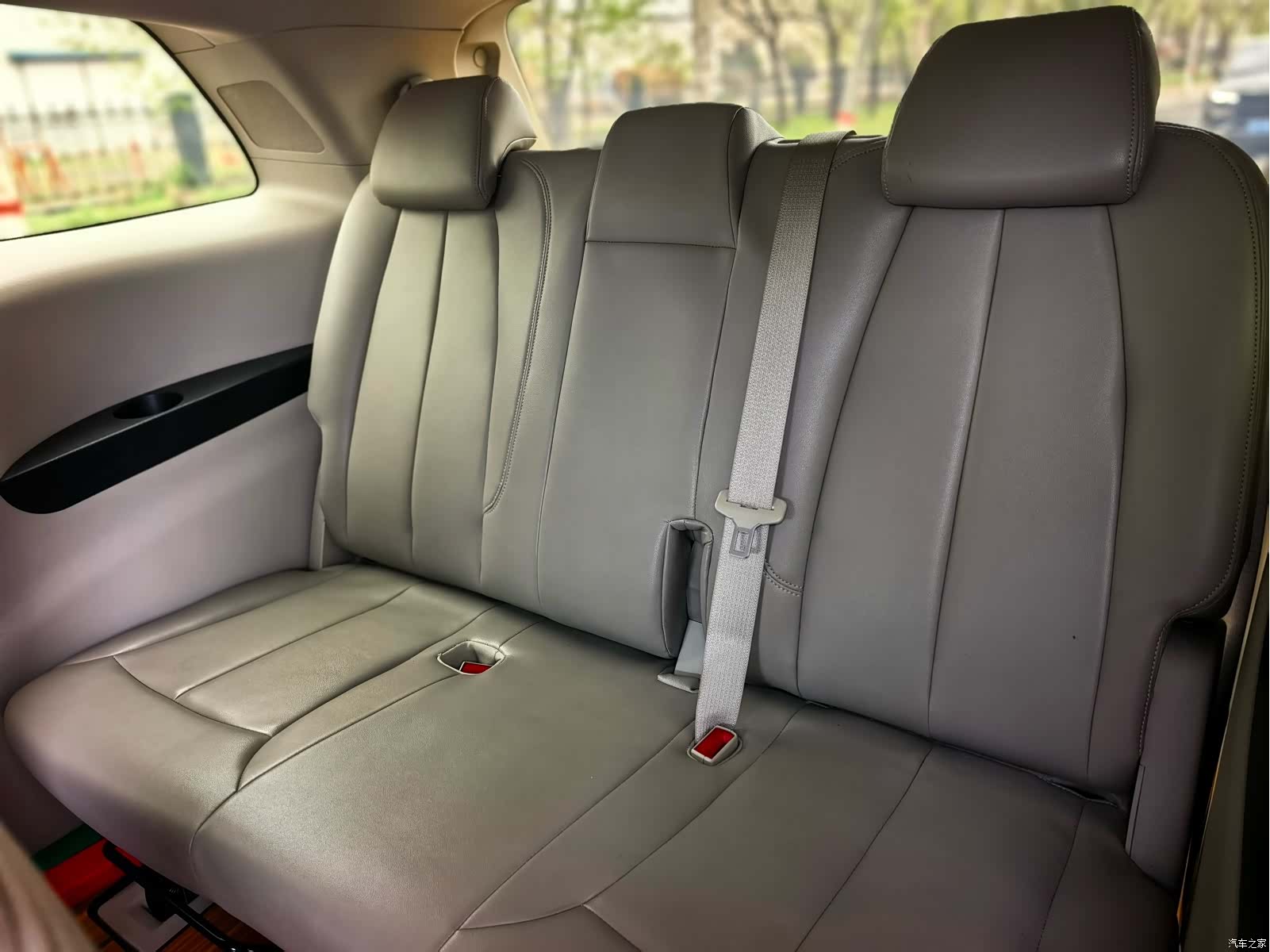 Buick GL8, 2021 13
