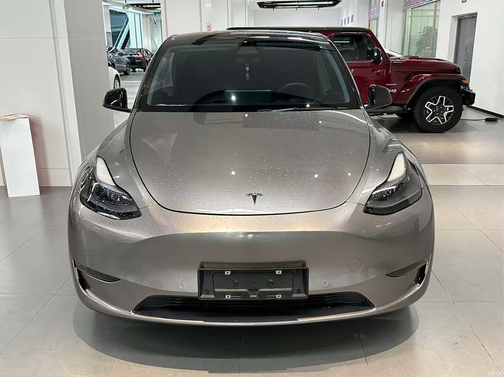 Tesla Model Y, 2021 1