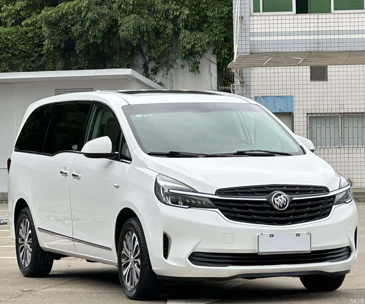 Buick GL8, 2021 3