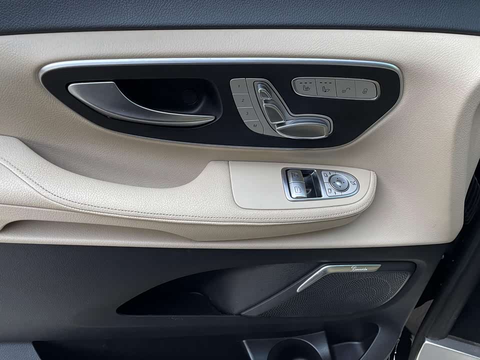 Mercedes-Benz V-class