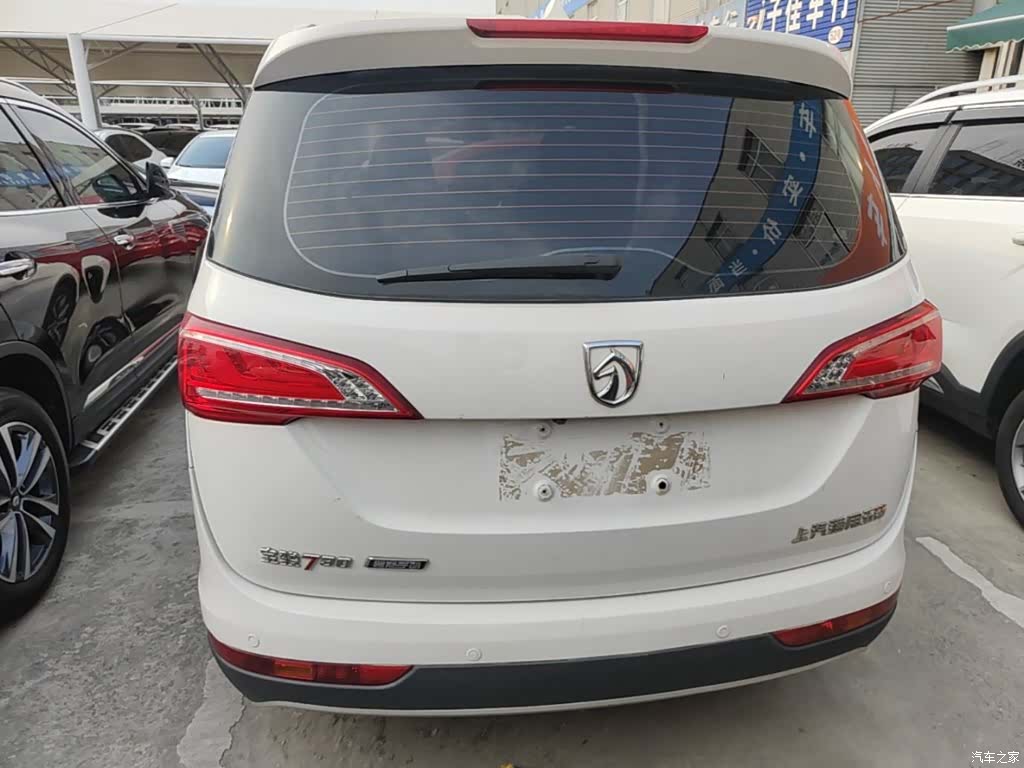 Wuling 730, 2017 6