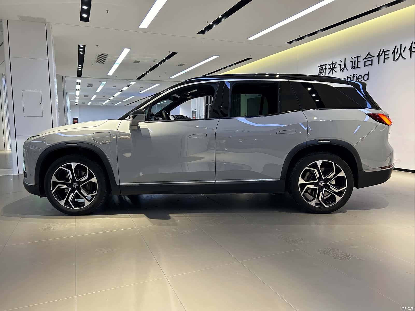 NIO ES8, 2021 3