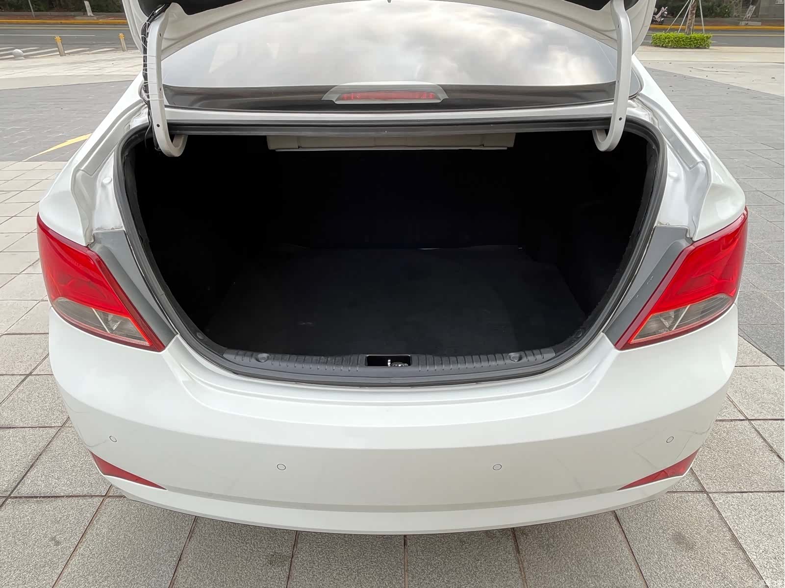 Hyundai GLS, 2017 15