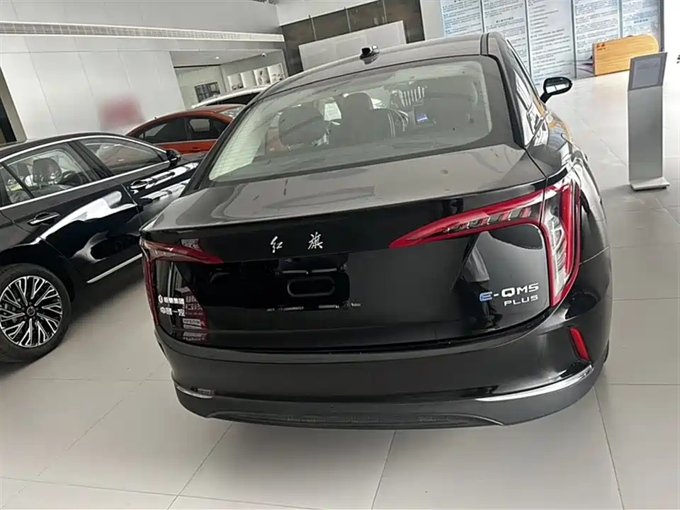 Hongqi E-QM5