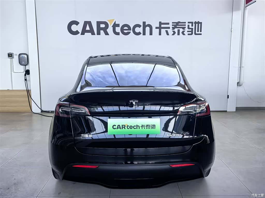 Tesla Model Y, 2021 3